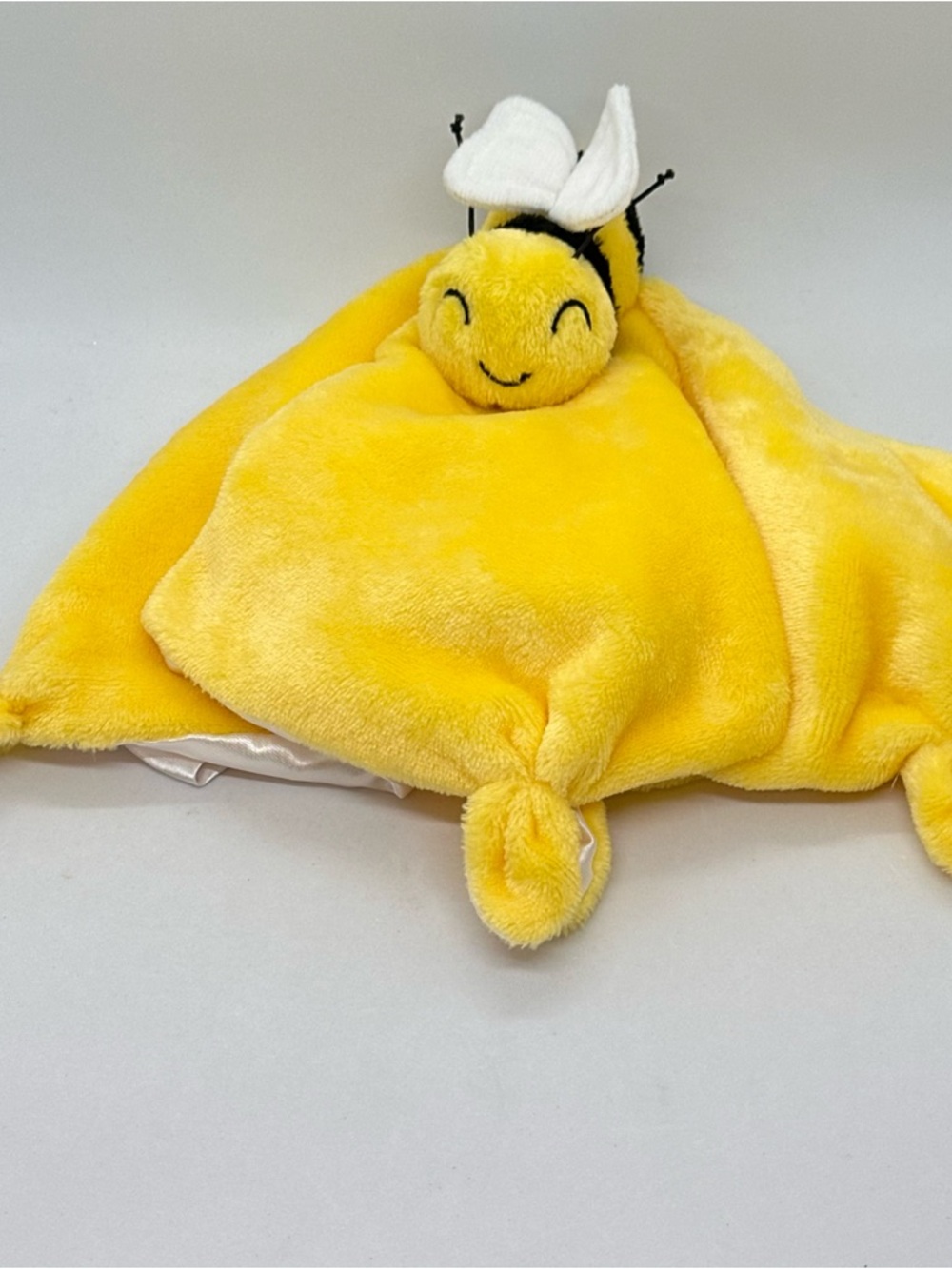 Pro Goleem Bumble Bee Lovey Toy Security Blanket Yellow White Satin Back No Tag